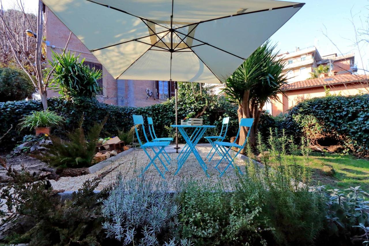 Garden Downtown. 3 Stops From Colosseum Exterior photo